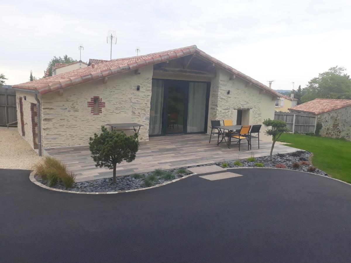 Gite De La Coliniere 4 Personnes Le Boupere Luaran gambar